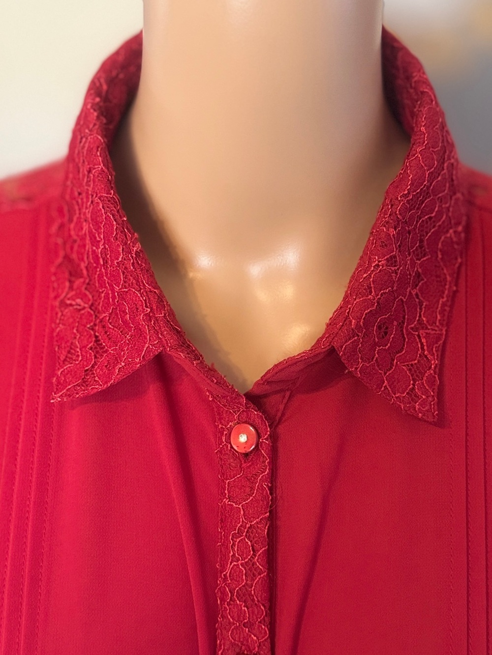 Lace-Trim Vibrant Red Button-Down Dress - Picture 5 of 11